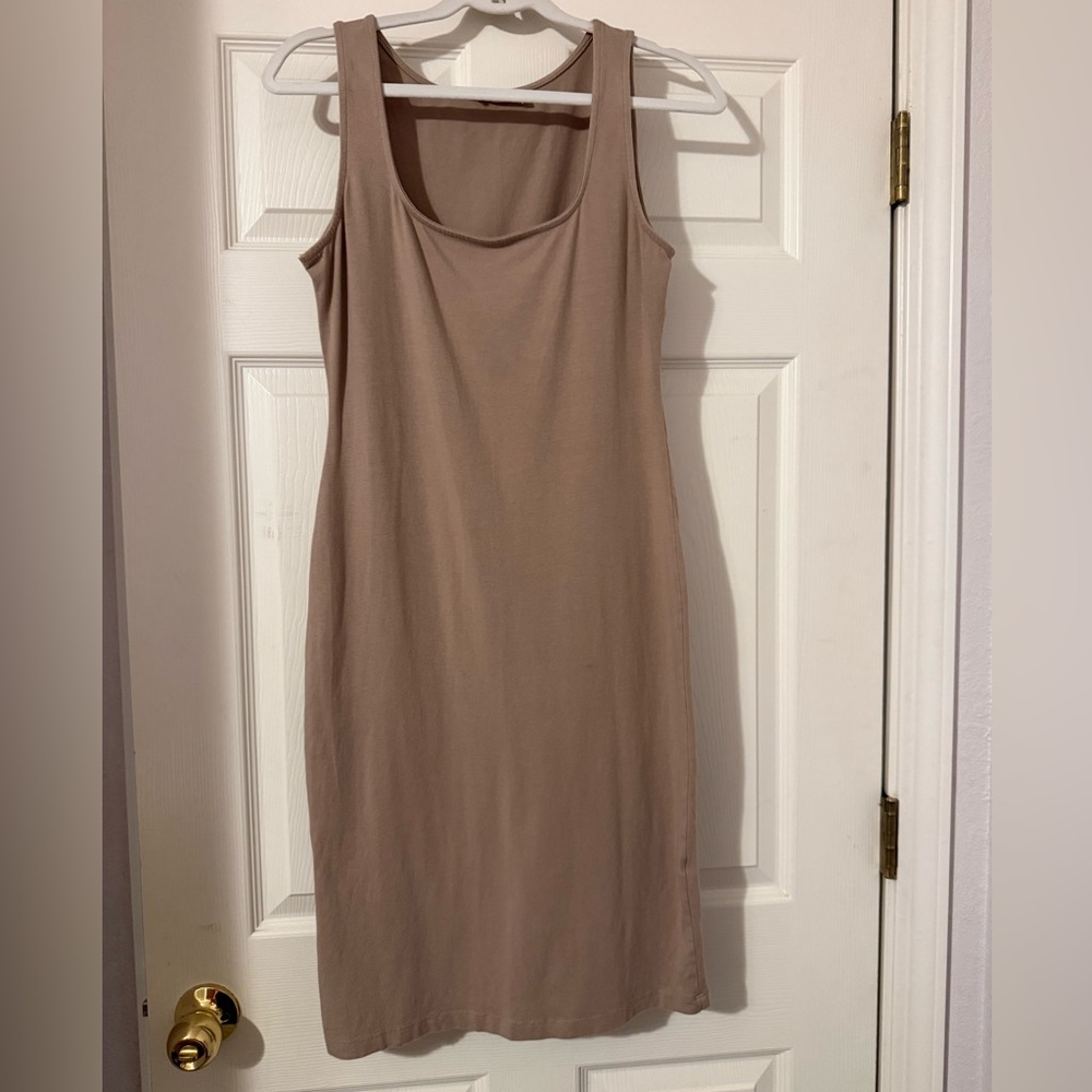 Zenana Outfitters Sleeveless Midi Dress in Taupe